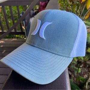 HURLEY Flexfit Blue & White Trucker Hat w/ Nike DriFit Headband S/M